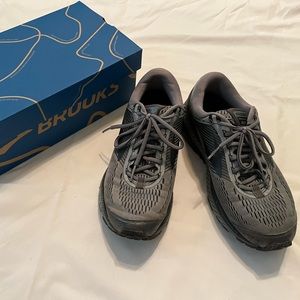 Brooks Ghost 10 Grey Mens Running Shoes, size 9.5
